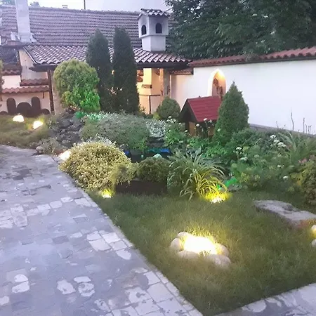 Бутикови стаи Велчева завера